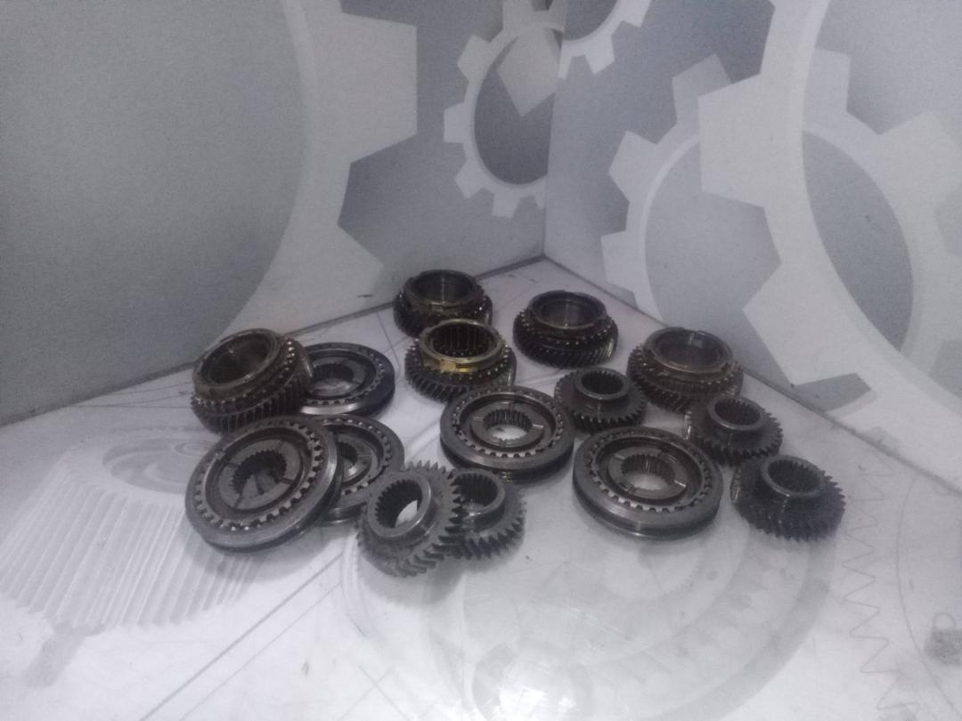 КПП механическая (МКПП) Nissan Almera N16 (2000 - 2003), 1.5 л., бензин - фото №1