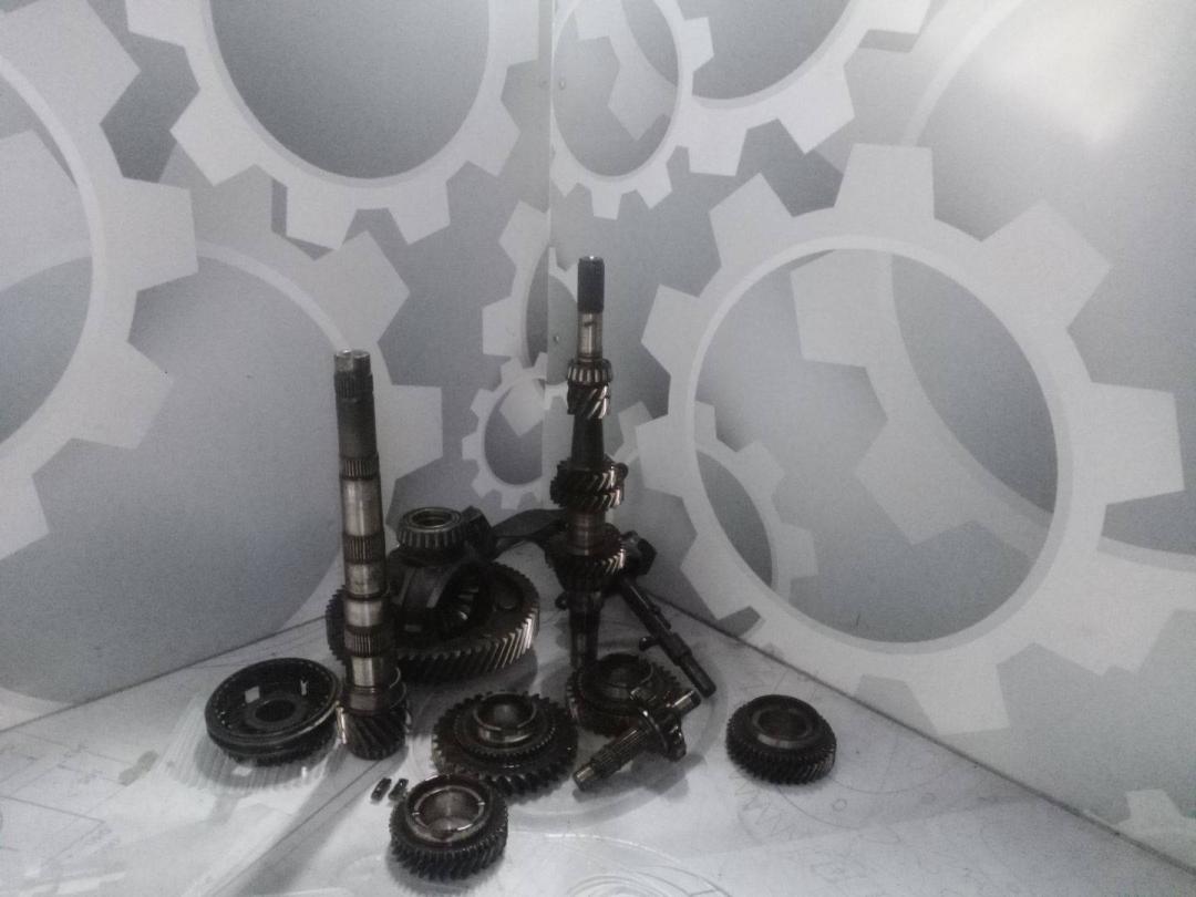 КПП механическая (МКПП) Volkswagen Golf Plus 1 поколение (2005 - 2009), 1.6 л., бензин - фото №1