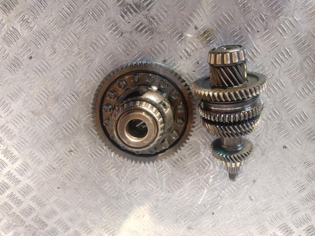 КПП механическая (МКПП) Toyota Avensis 2 поколение (T250) 2005, 2.0 л., TD, дизель, МКПП - фото №1