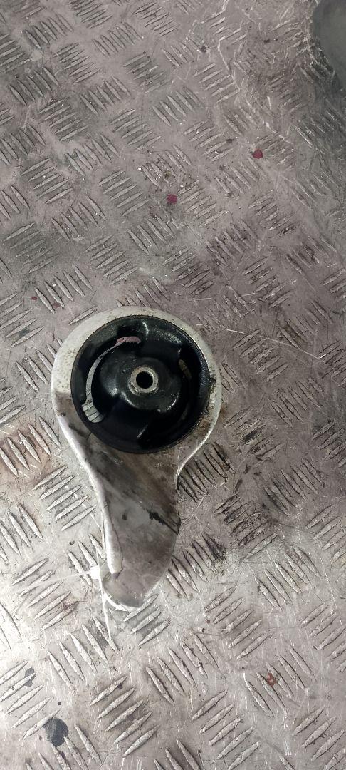 кронштейн двигателя Hyundai Santa Fe 1 поколение (SM) 2003, 2.4 л., бензин, YFM - фото №1