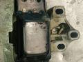 подушка крепления КПП Volkswagen Tiguan 1 поколение 2009, 2.0 л., дизель, МКПП, 5NN01985555K - фото №2