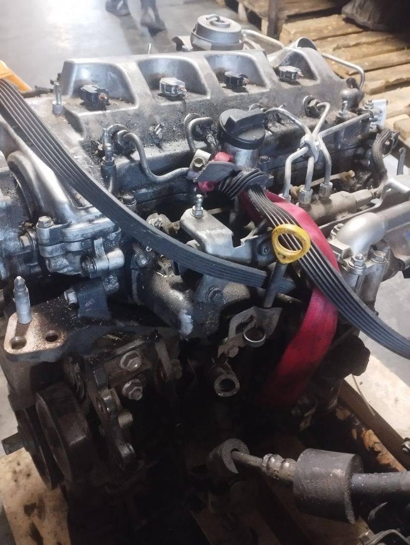 двигатель Toyota Corolla 10 поколение (E140/E150) 2008, 2.2 л., дизель, МКПП, минивэн, 2ADFTV - фото №1