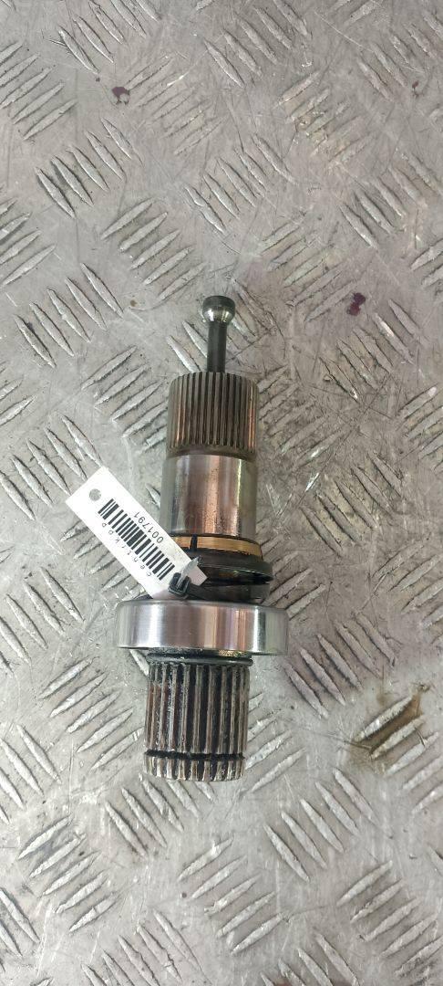 полуось передняя правая (приводной вал, ШРУС) Volkswagen Multivan T5 (2003 - 2009), 2.5 л., дизель - фото №1