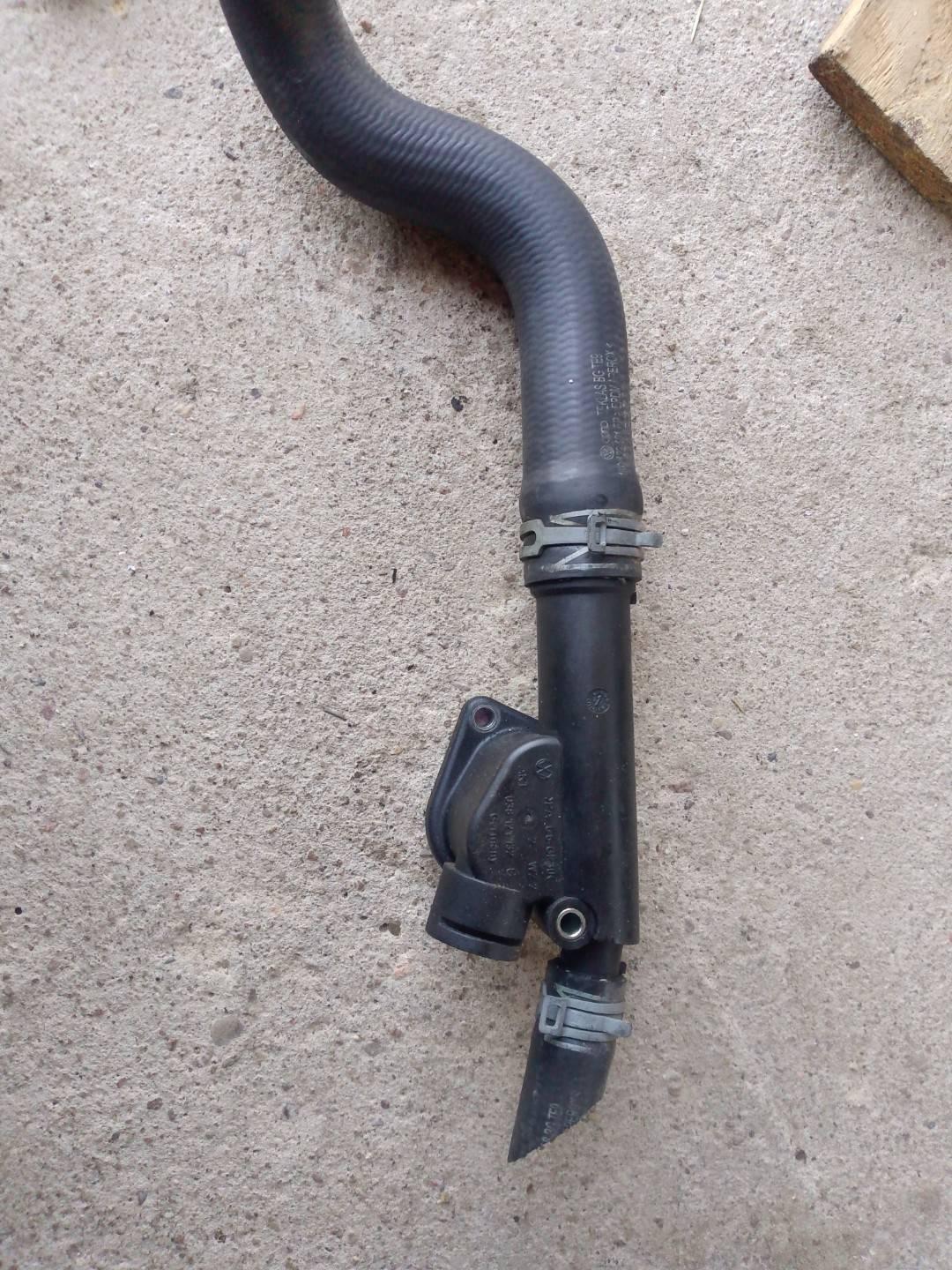 фланец (другие) Volkswagen Passat B6 2008, 2.0 л., дизель, 038121132G - фото №1