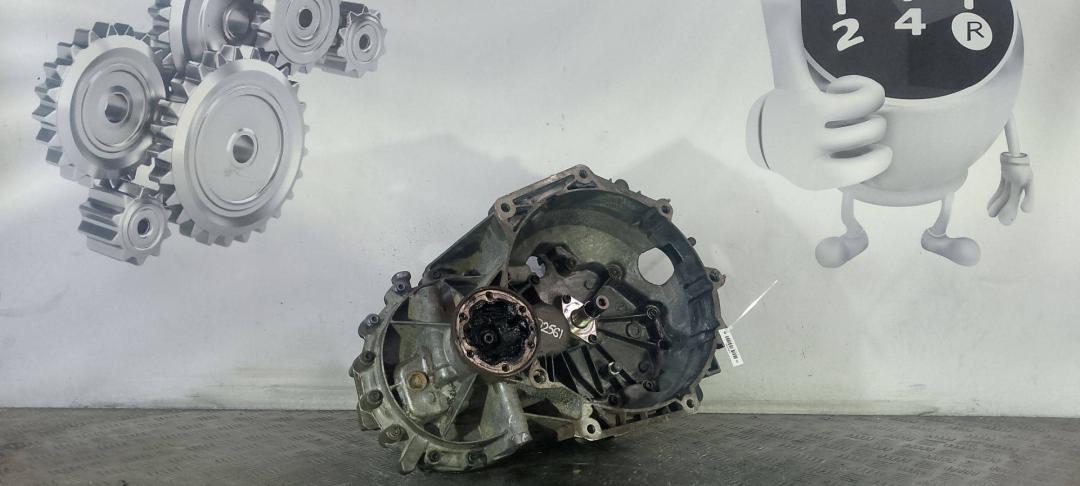 КПП механическая (МКПП) Volkswagen Caddy 3 поколение 2008, 1.6 л., бензин, 5МКПП, передний привод - фото №1