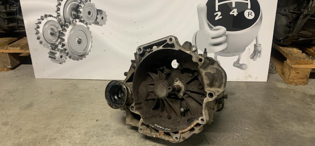 КПП механическая (МКПП) Volkswagen Golf Plus 1 поколение (2005 - 2009), 1.6 л., бензин, JHT, GVY, LVQ - фото №1