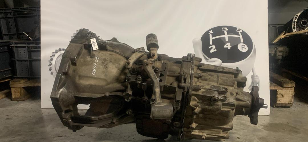 КПП механическая (МКПП) Renault Master 3 поколение (2010 - 2014), 2.3 л., дизель - фото №1