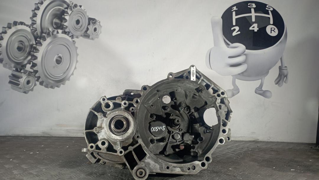 КПП механическая (МКПП) Volkswagen Transporter T4 1999, 2.4 л., дизель, 5МКПП - фото №1