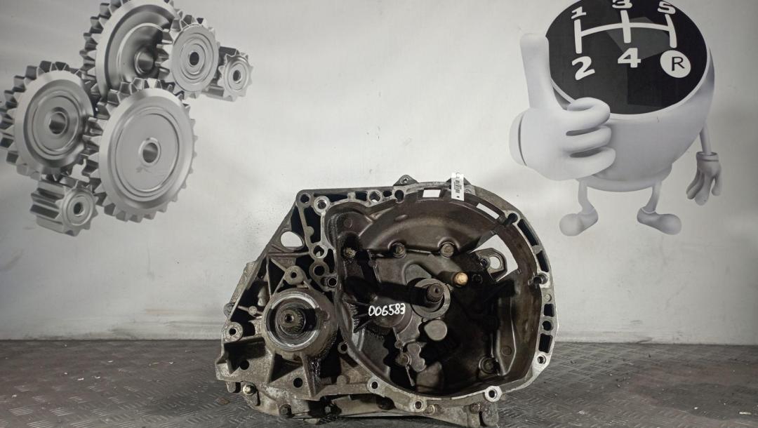 КПП механическая (МКПП) Renault Logan 2 поколение 2015, 1.6 л., бензин, 5МКПП - фото №1