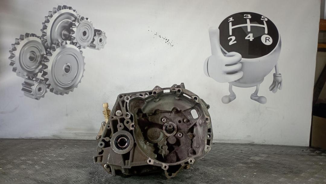 КПП механическая (МКПП) Renault Sandero 1 поколение (2009 - 2014), 1.6 л., бензин, L1.6 - фото №1