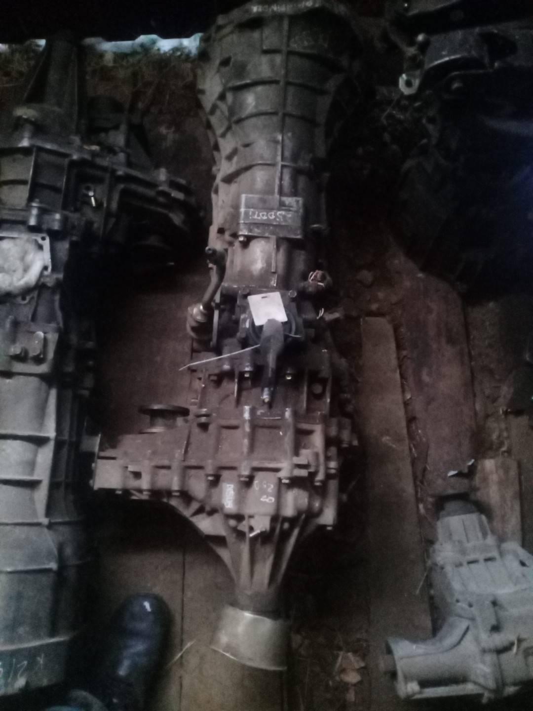 КПП механическая (МКПП) Nissan Pathfinder R51 2007, 2.5 л., TDi, дизель, МКПП, полный привод - фото №1