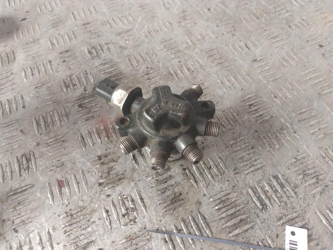 топливная рампа Nissan Micra 3 поколение (K12) (2002 - 2007), дизель, 8200057345 - фото №1