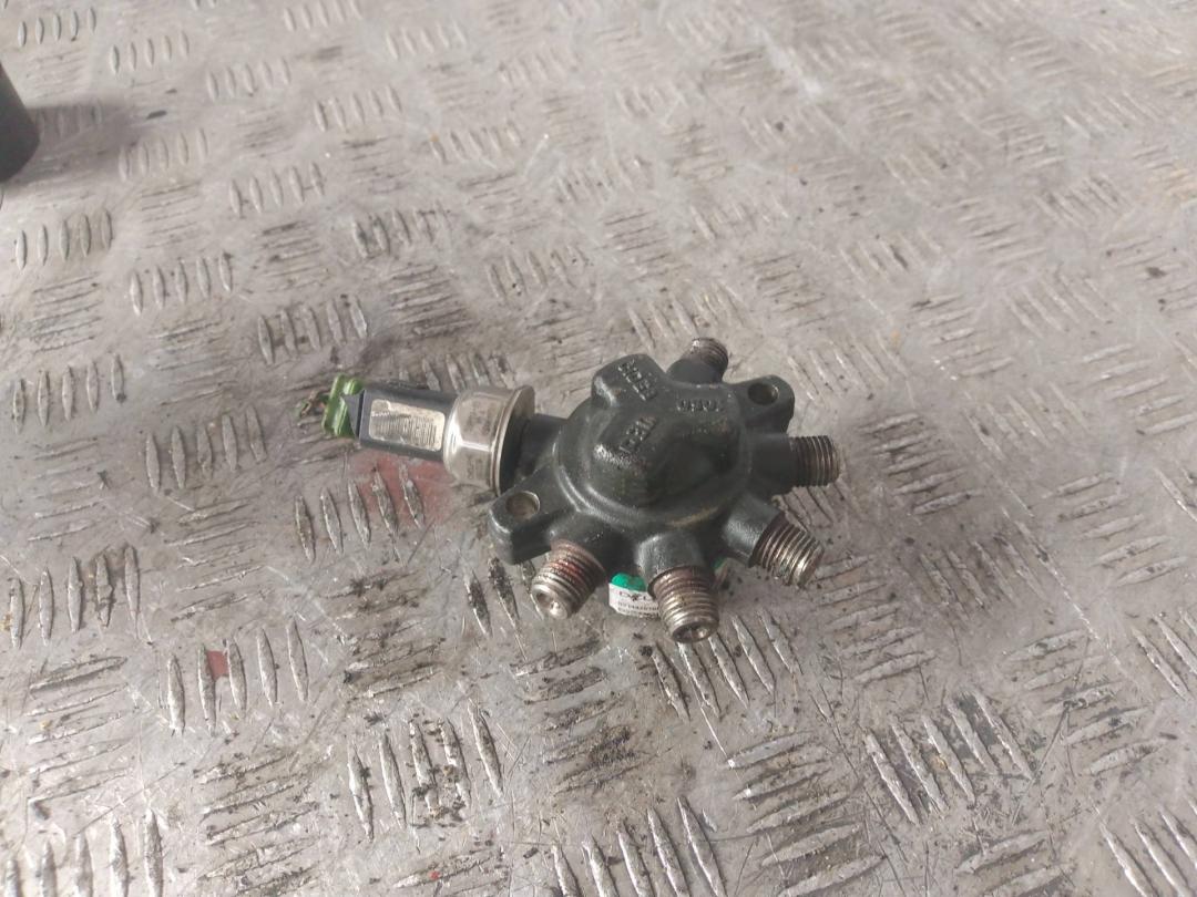 топливная рампа Nissan Note E11 (2005 - 2009), 1.5 л., дизель, 8200584034 - фото №1