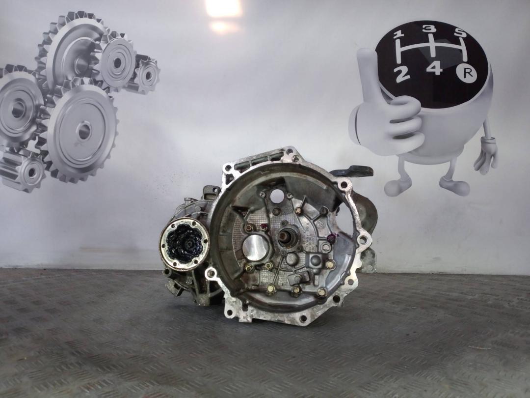 КПП механическая (МКПП) Volkswagen Passat B7 (2010 - 2015), 1.6 л., дизель, LUB - фото №1