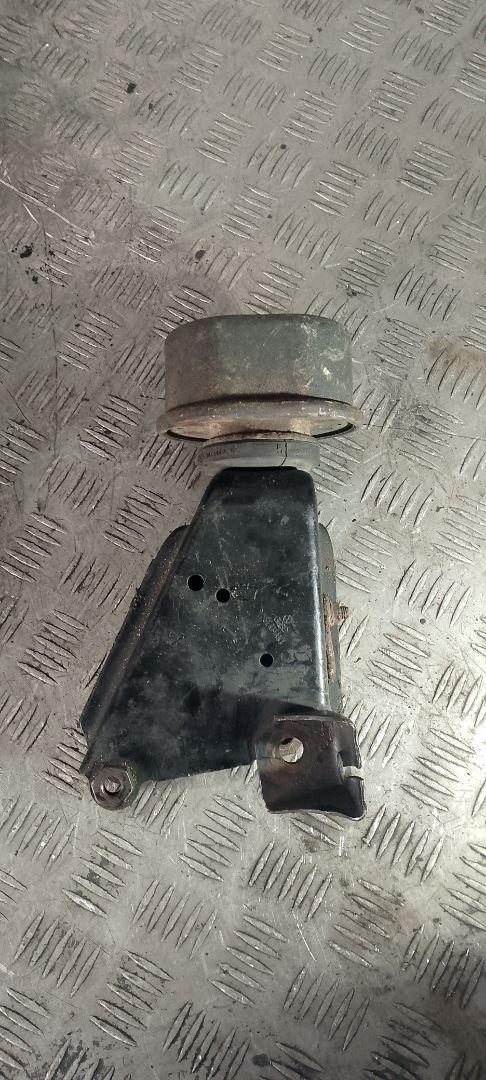 подушка крепления КПП Volkswagen Transporter T4 (1990 - 2003), 2.4 л., дизель, 701199201H - фото №1