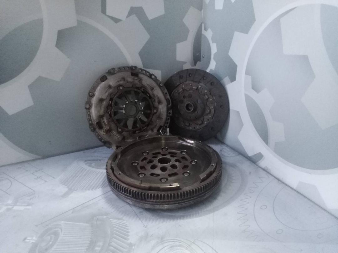 комплект сцепления Skoda Superb 2 поколение (2008 - 2013), 1.8 л., бензин - фото №1